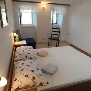 Lily Gostinjska kuća