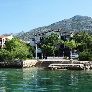 Ivica & Boja Starigrad Paklenica